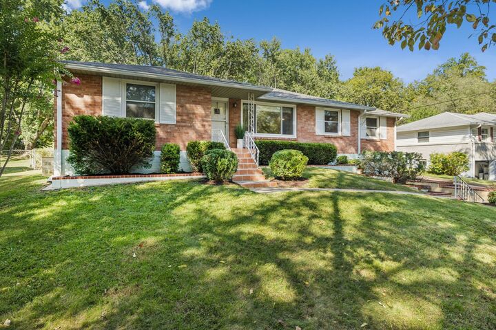 Property Photo: 310 Blackman Rd TN 37211