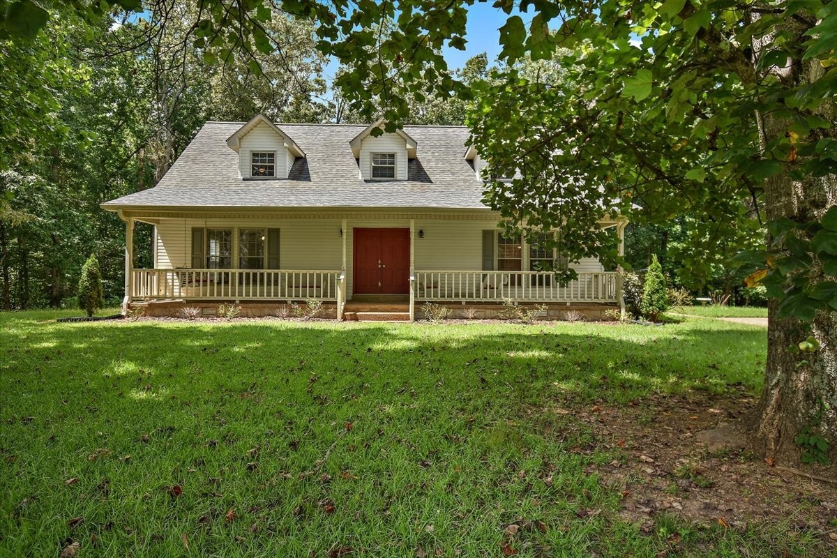 Property Photo: 108 W Cliff Dr TN 38464