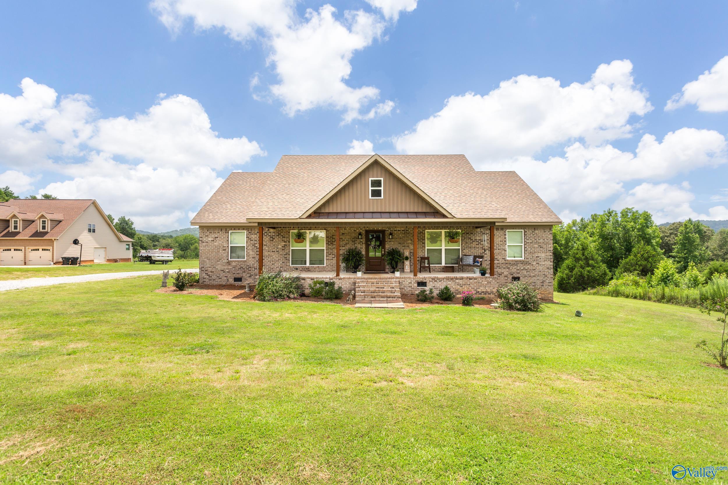 Property Photo: 5307 Slasham Road AL 35907