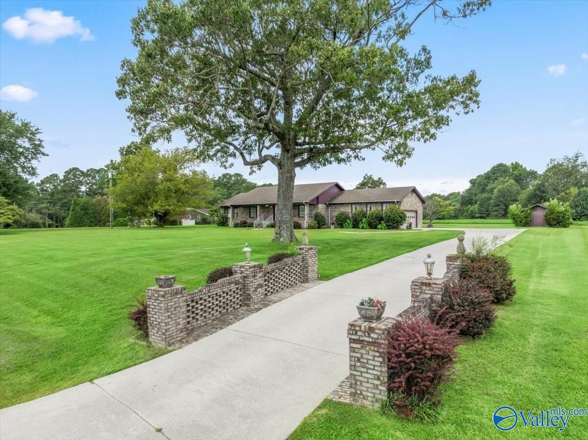 Property Photo:  1545 Friendship Road NE  AL 35016 