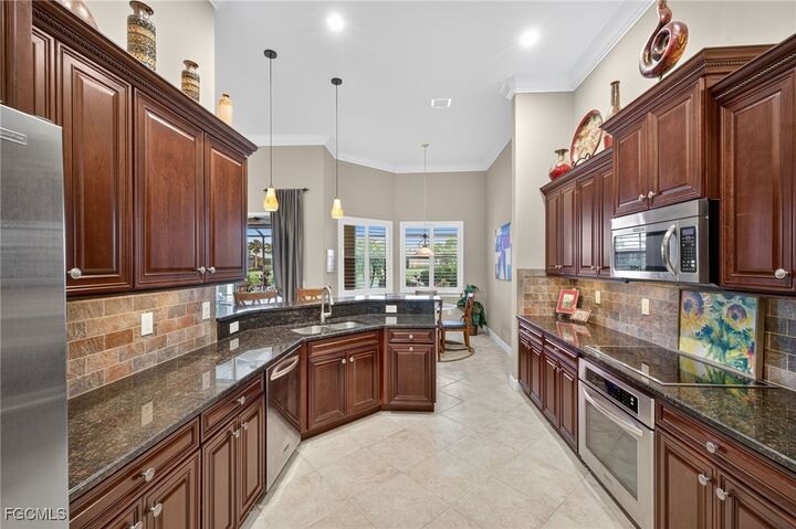 Property Photo:  11204 Lithgow Lane  FL 33913 