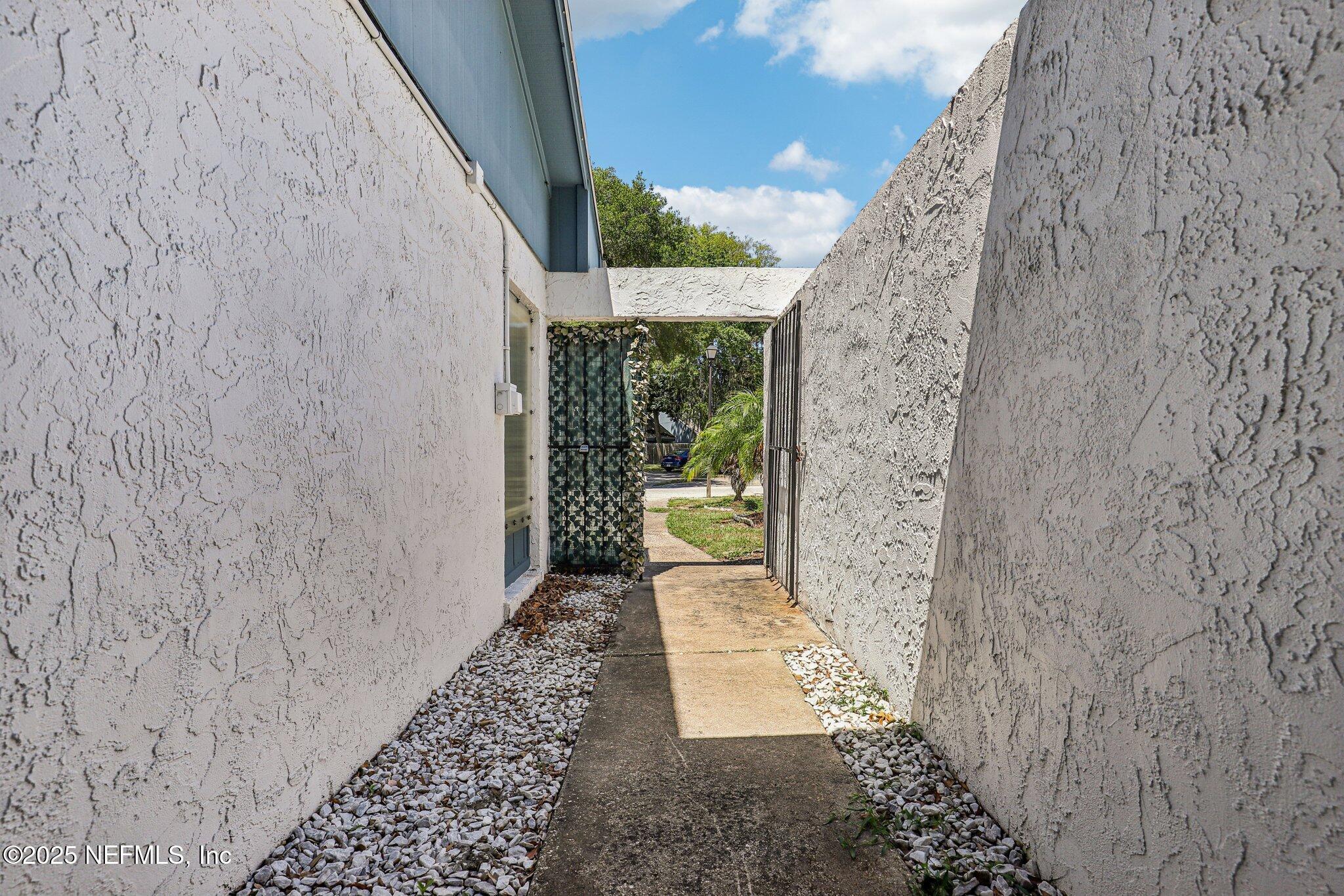 Property Photo:  2914 Songbird Drive  FL 32233 