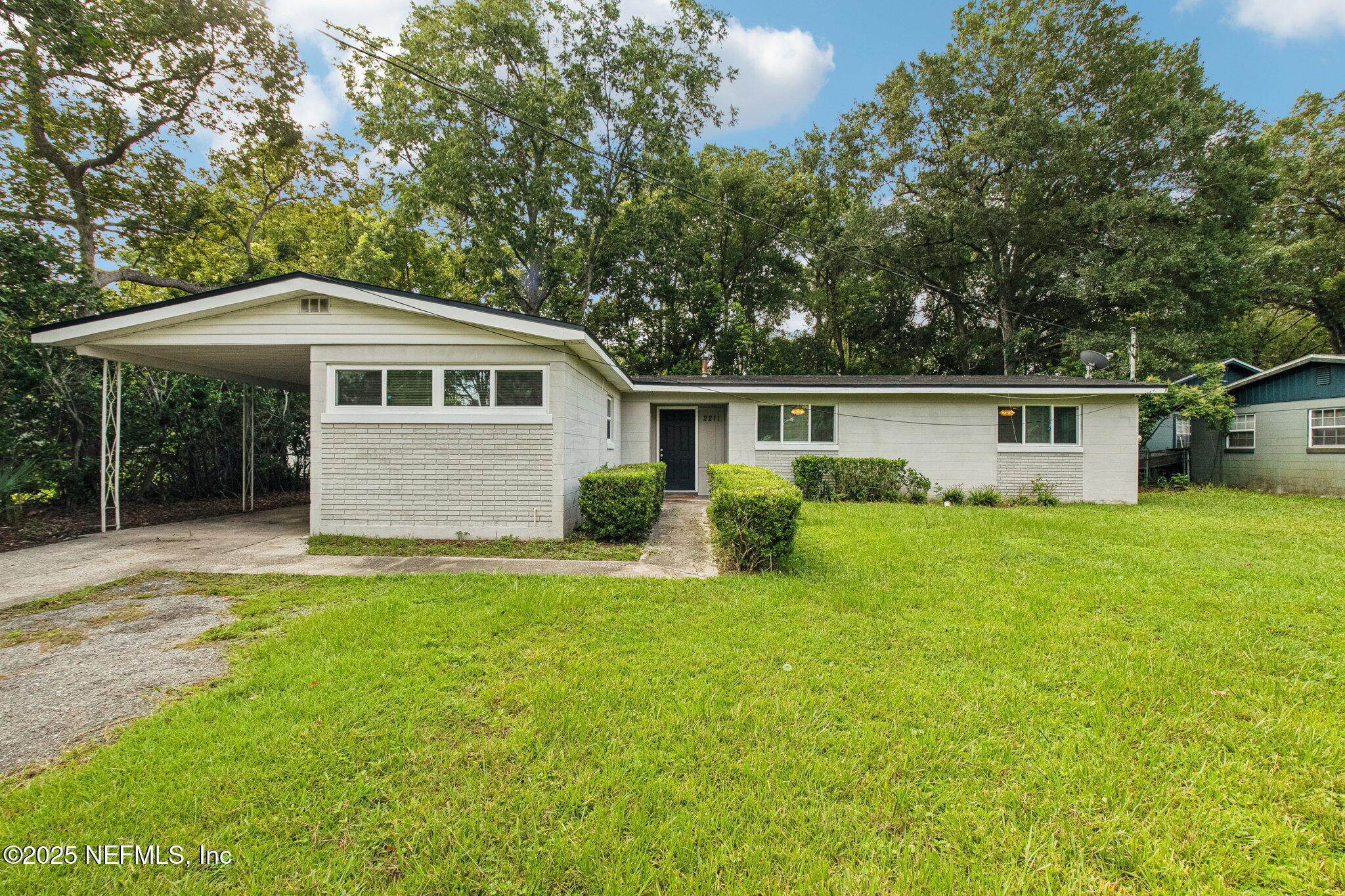 Property Photo: 2211 Burpee Drive FL 32210