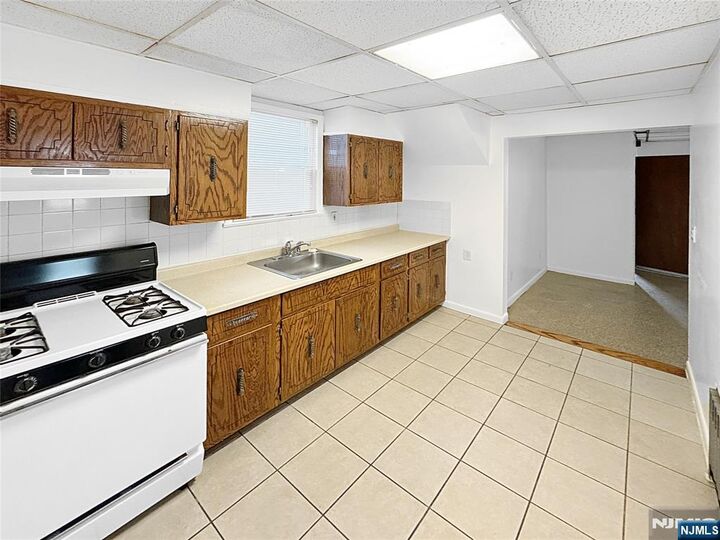 Property Photo:  117 Kansas Street  NJ 07601 