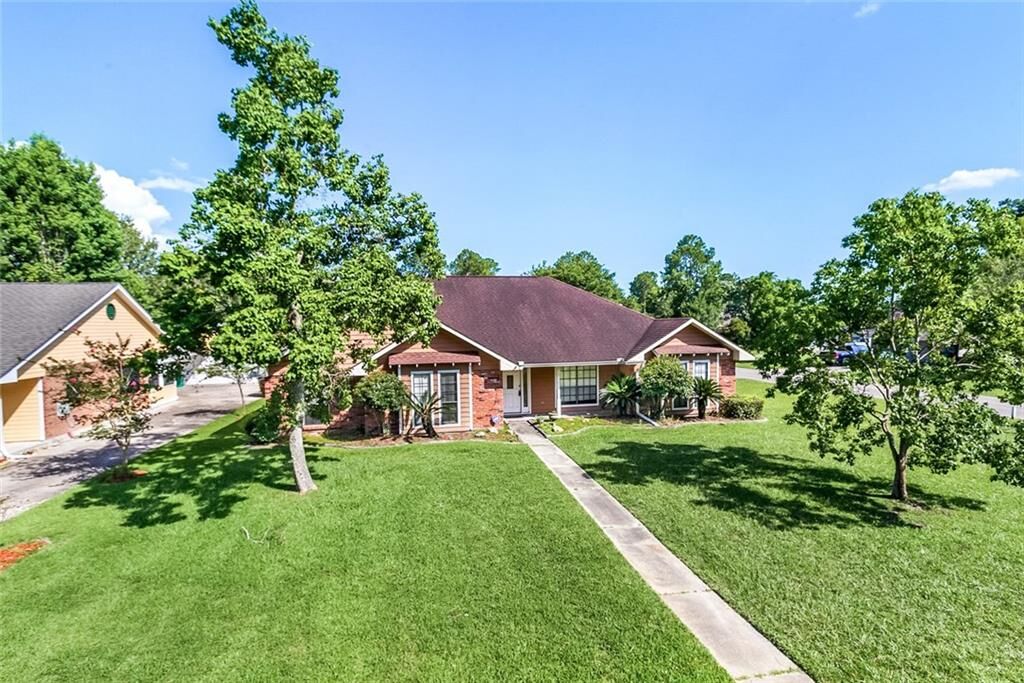 Property Photo: 845 Cross Gates Boulevard LA 70461