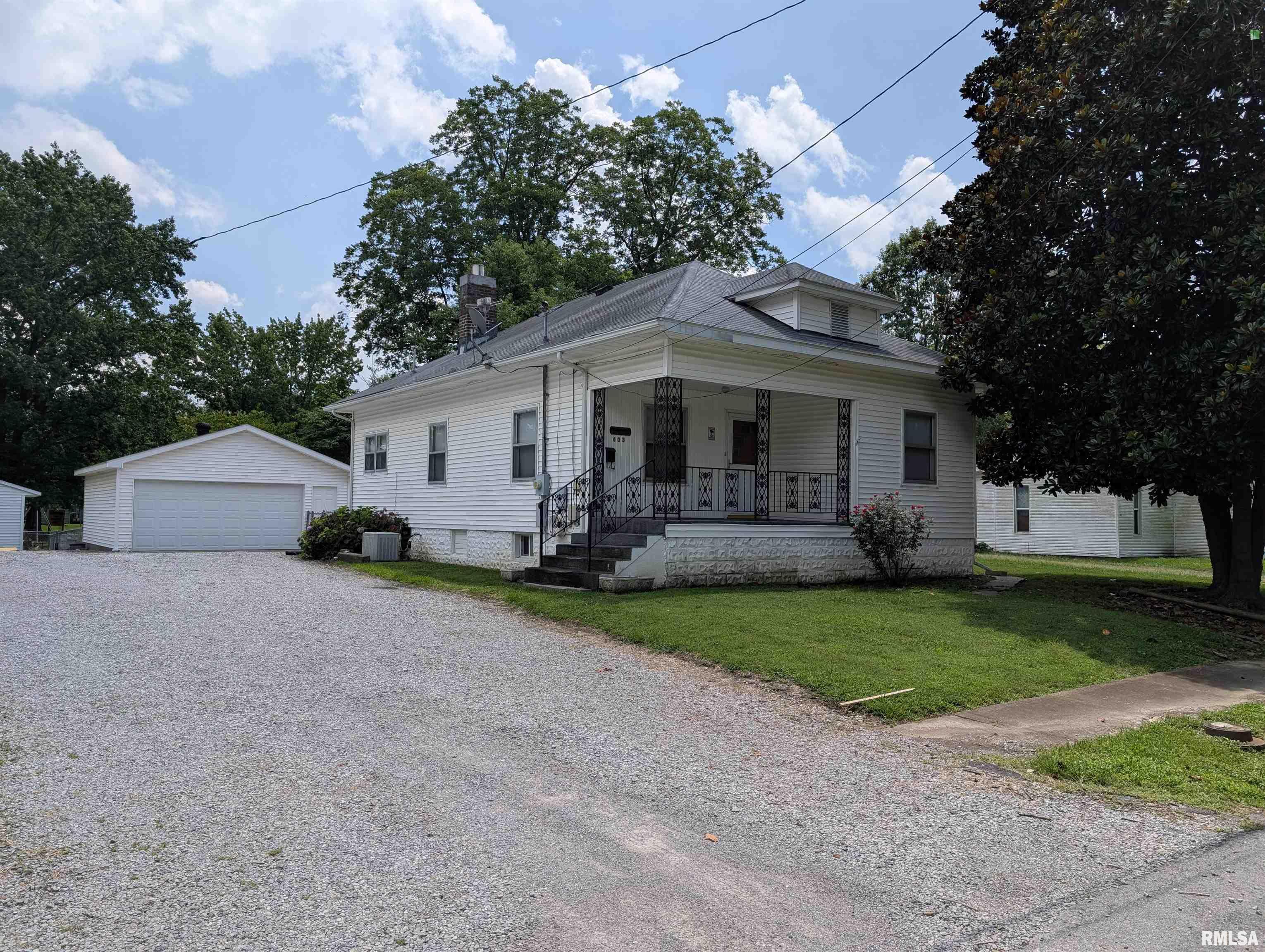 603 N Logan Street  Marion IL 62959 photo