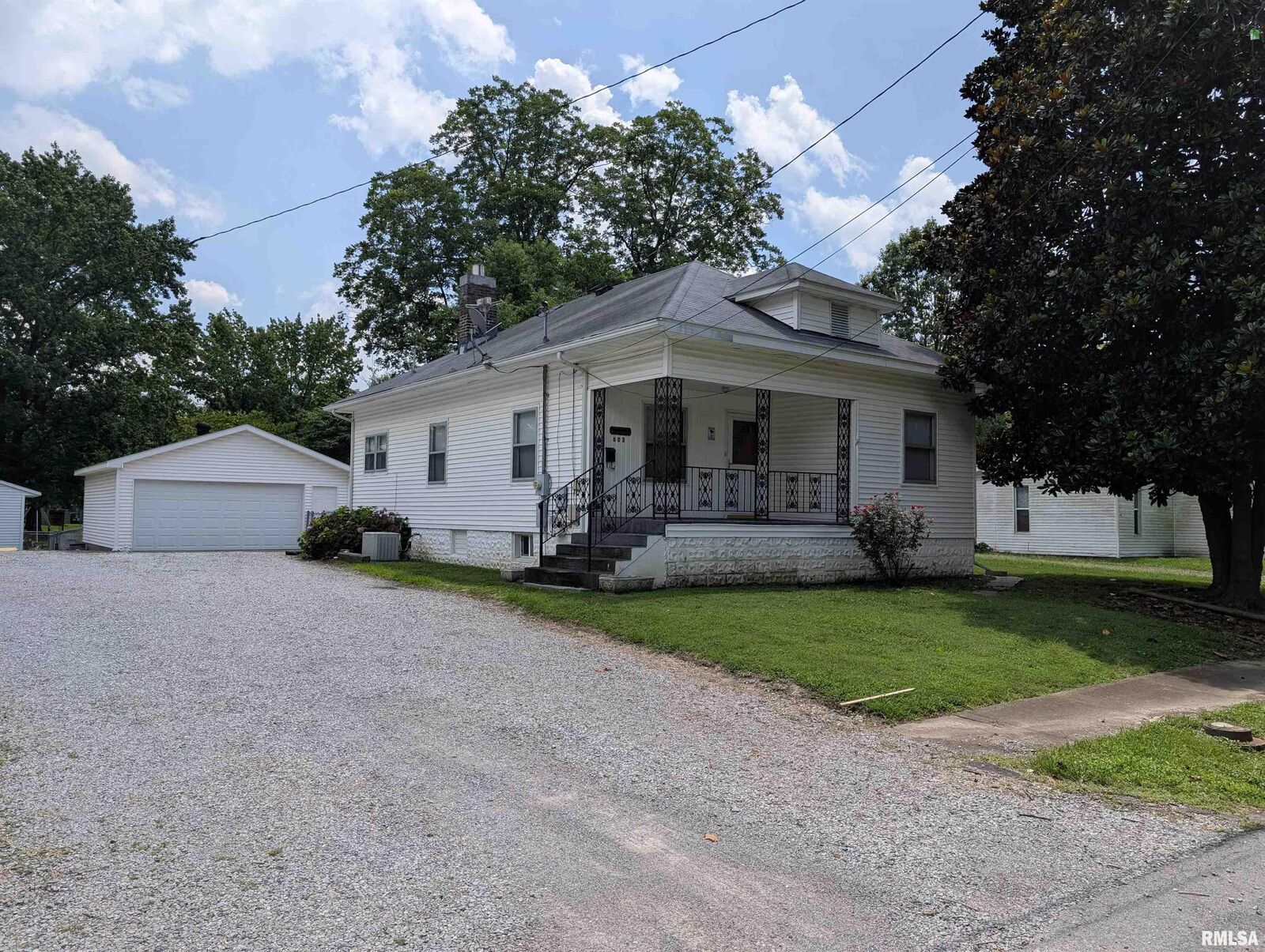 Property Photo:  603 N Logan Street  IL 62959 