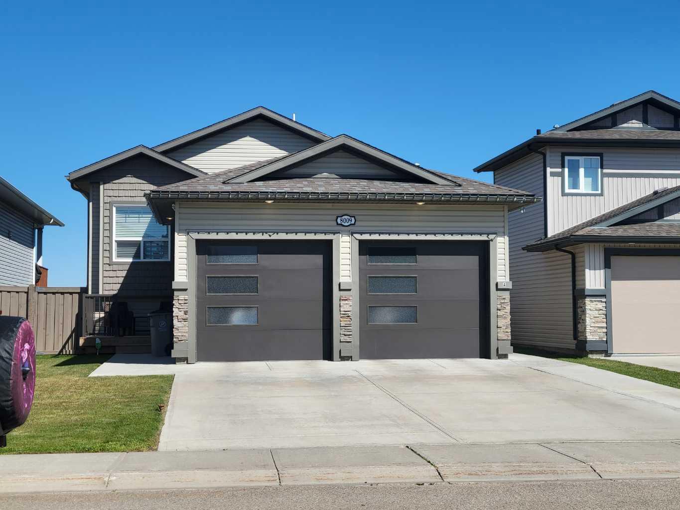 Property Photo: 8009 90C Street AB T8X 0P2