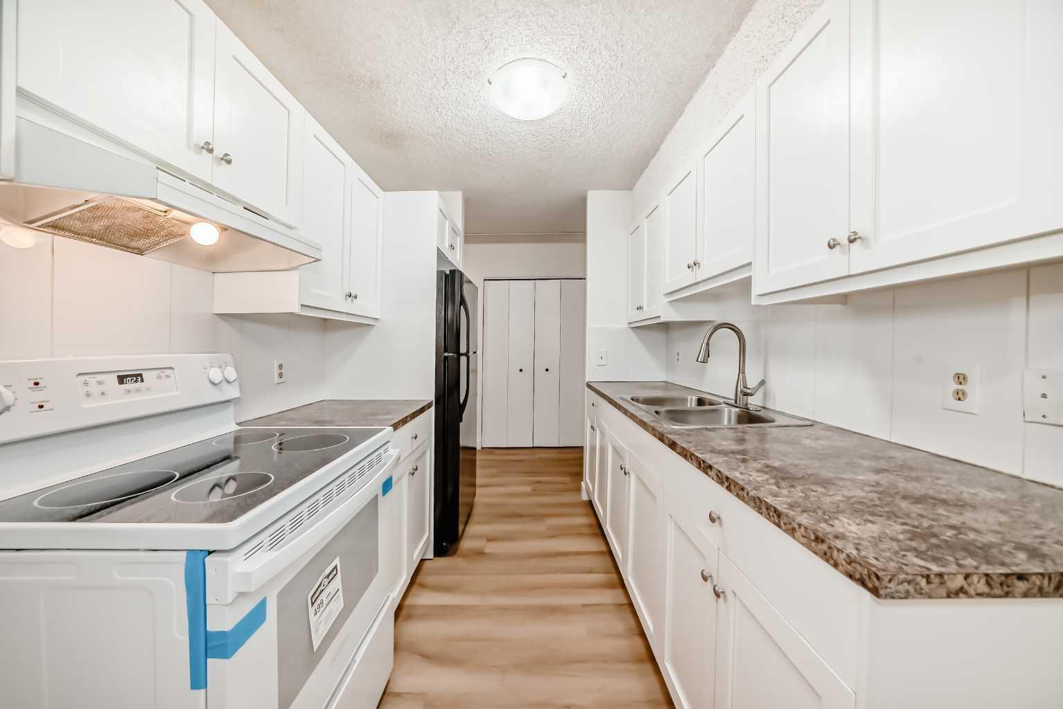 Photo de la propriété:  3420 50 Street NW 313  AB T3A 2E1 