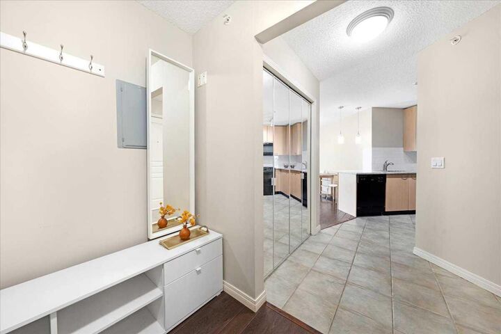 Property Photo:  5115 Richard Road SW 408  AB T3E 7M7 