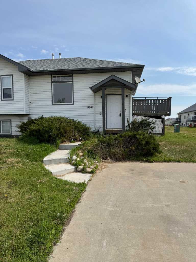Property Photo: 9709A 98 Street AB T0H 3C0