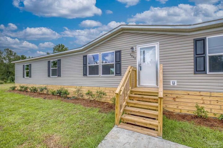 Property Photo: 4646 Farm Life Rd FL 32583