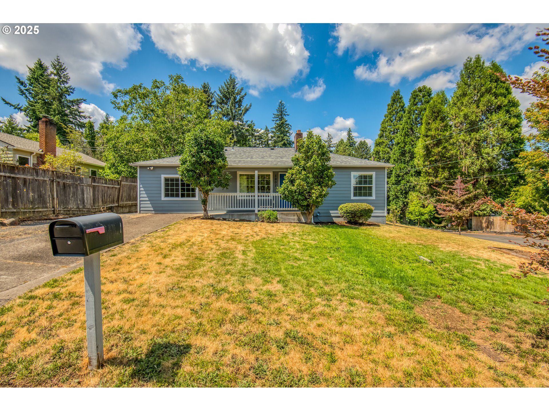 Property Photo: 1007 SE 112th Ave OR 97216
