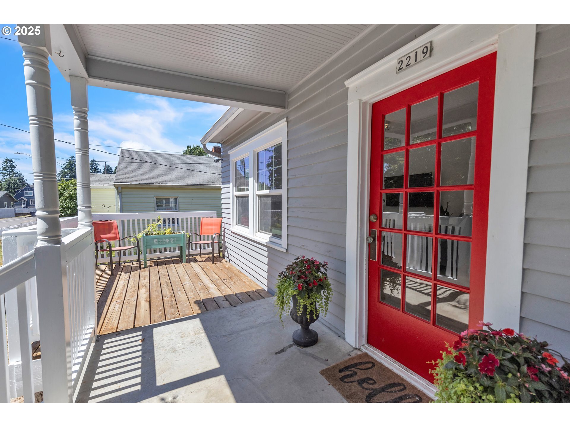 Property Photo: 2219 SW 6th Ave WA 98607