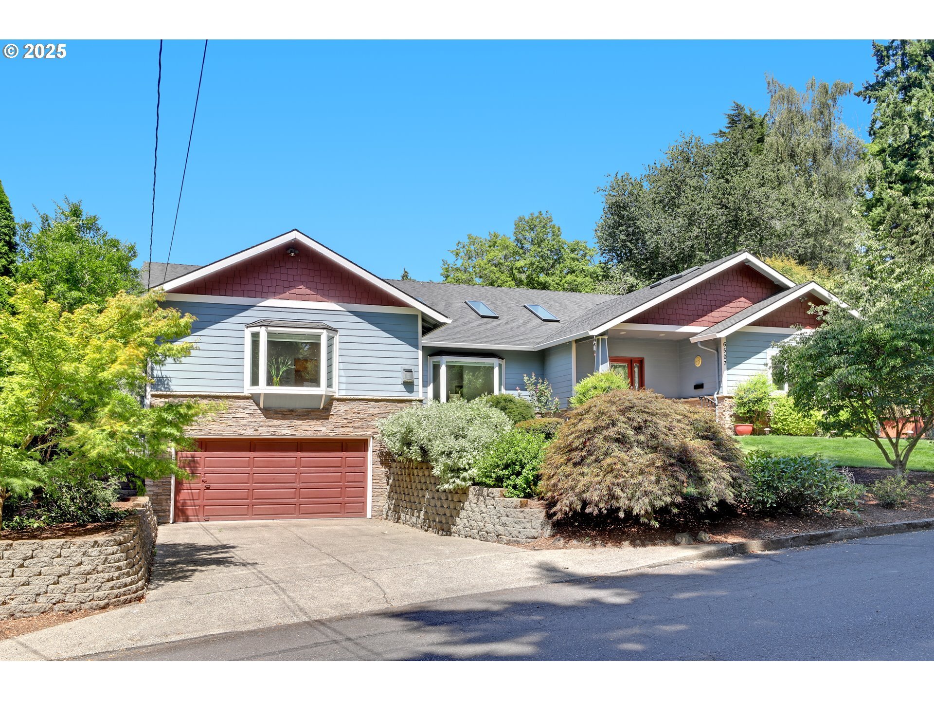 Property Photo: 6507 SW 55th Dr OR 97221
