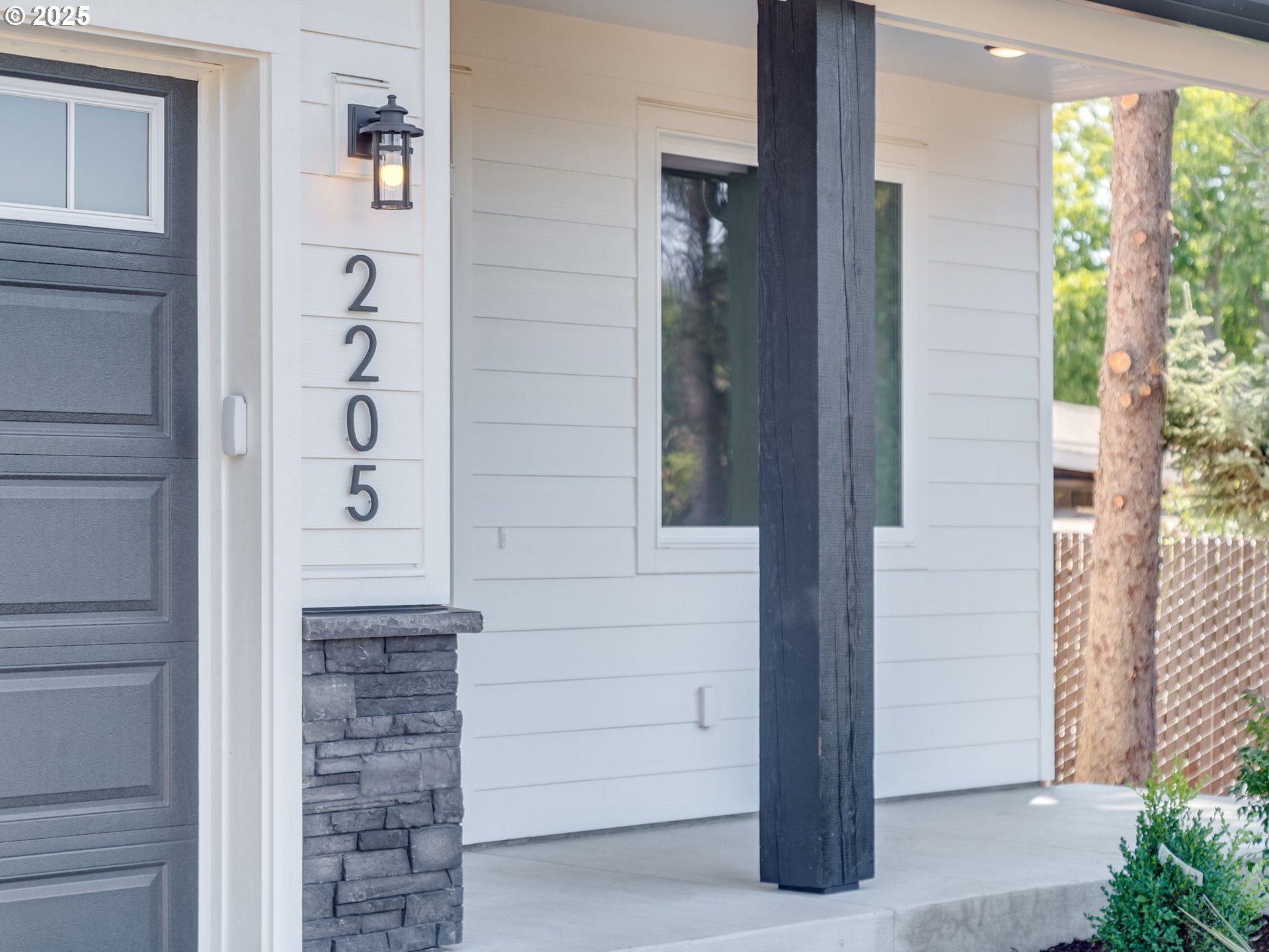 Property Photo: 2205 NW 69th St WA 98660