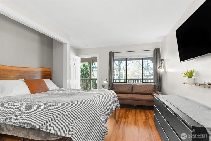 Property Photo:  250  Tucker Avenue 3  WA 98250 