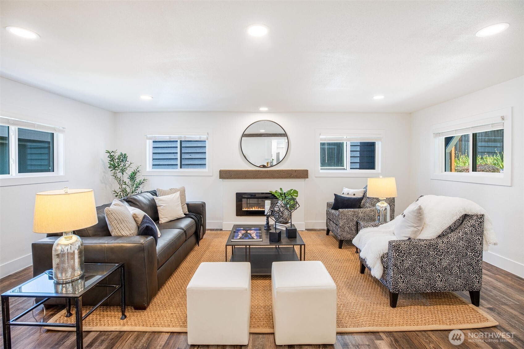 Property Photo:  5133 S Frontenac Street  WA 98118 