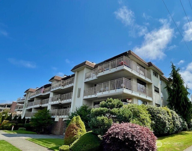 Property Photo: 200 Second Avenue N 104 WA 98020
