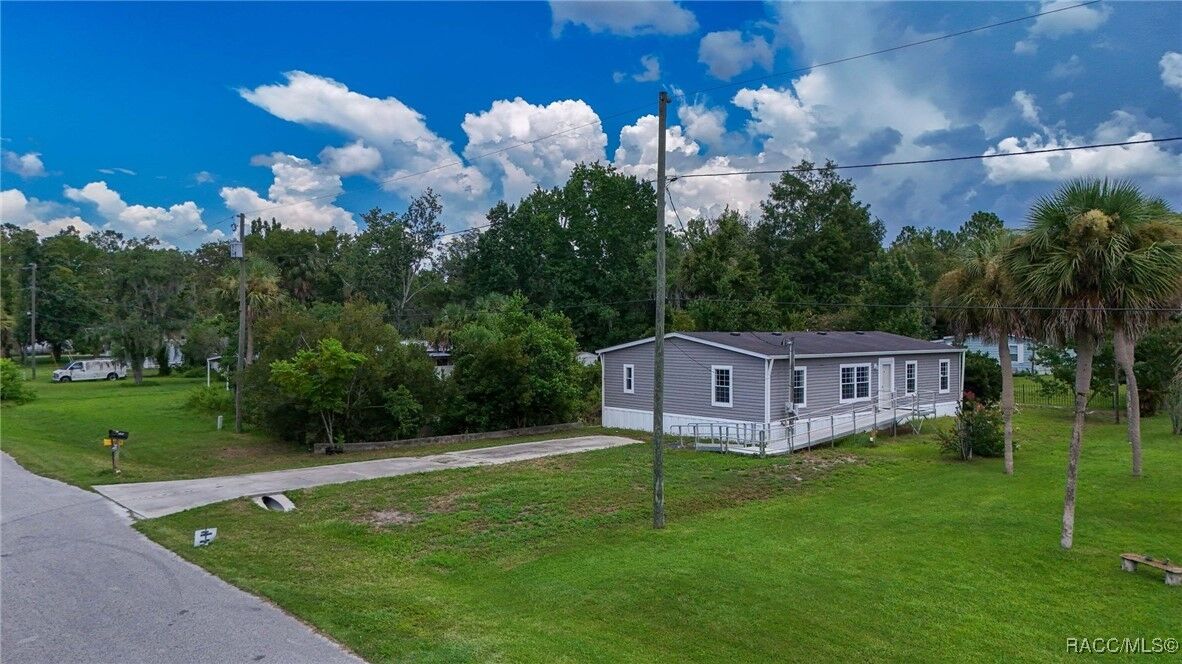 Property Photo: 3423 S Alabama Avenue FL 34448