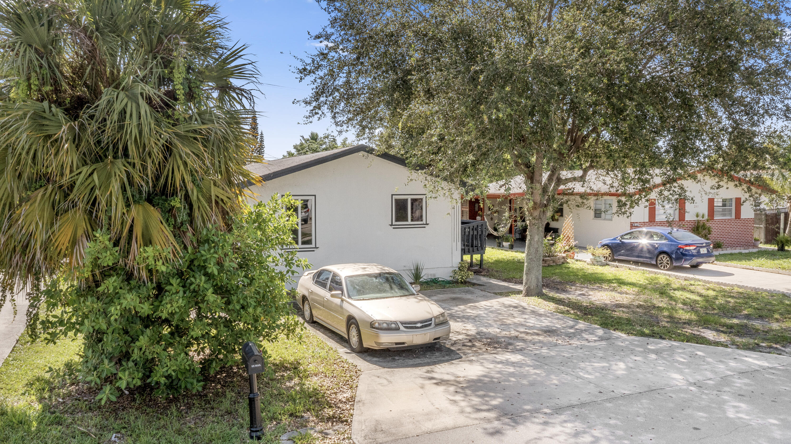 Property Photo:  229 SW 1st Avenue  FL 33444 