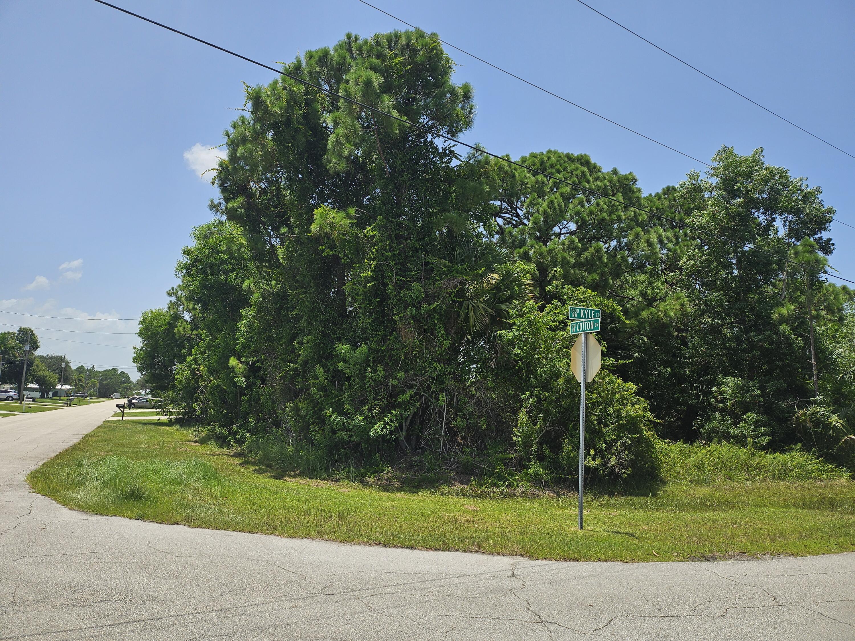 Property Photo: 5540 Kyle Court FL 34986
