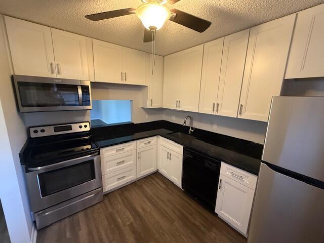 Property Photo:  2828 Casita Way 211  FL 33445 