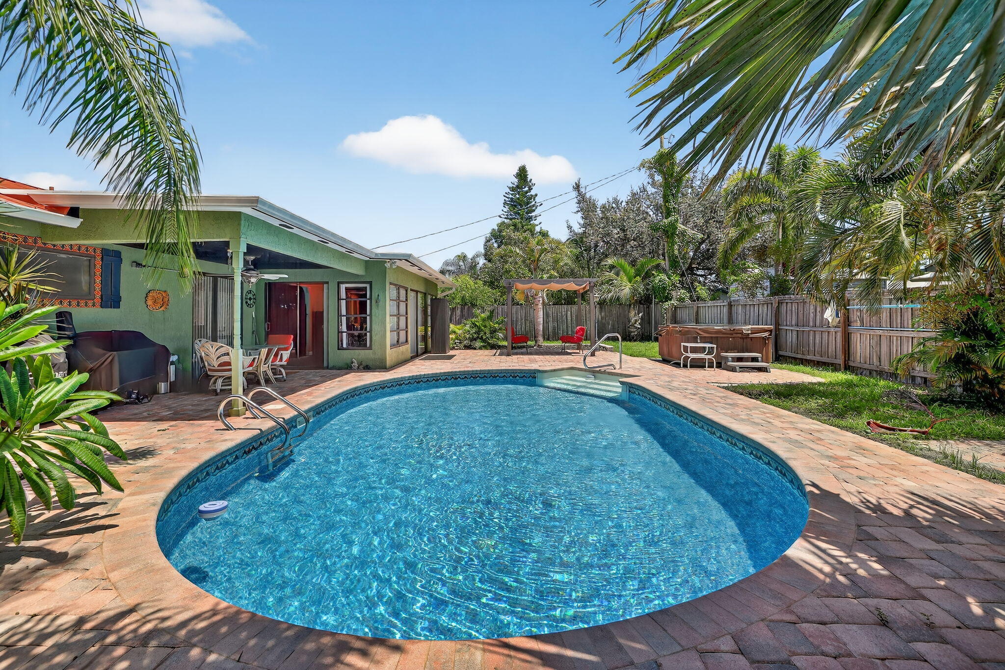 Property Photo: 401 NE Oleander Avenue FL 34952