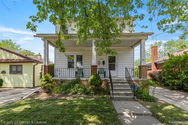 Property Photo:  1512 Richmond Avenue  MI 48146 