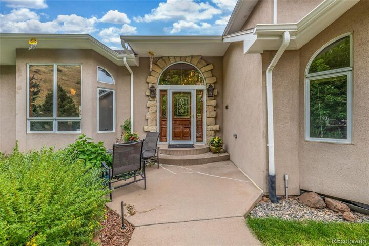 Property Photo:  401 Ridge Road  CO 80403 