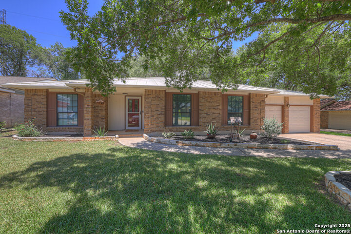 Property Photo:  106 Broken Spur  TX 78148 