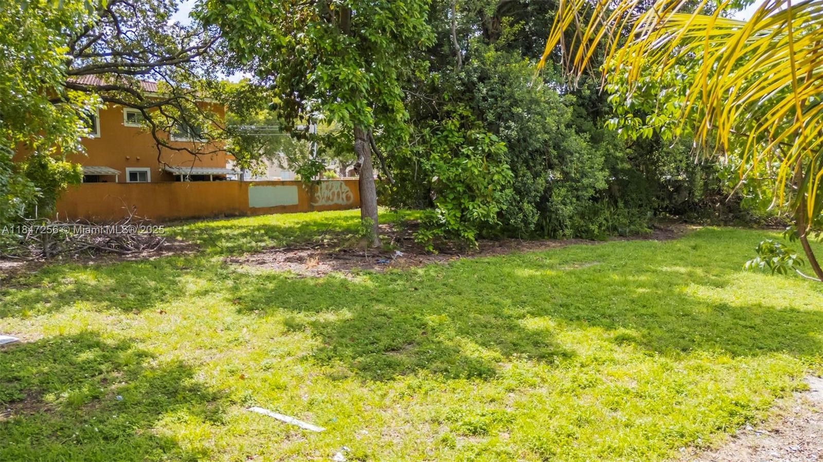 Property Photo: 174 E 4th St FL 33010