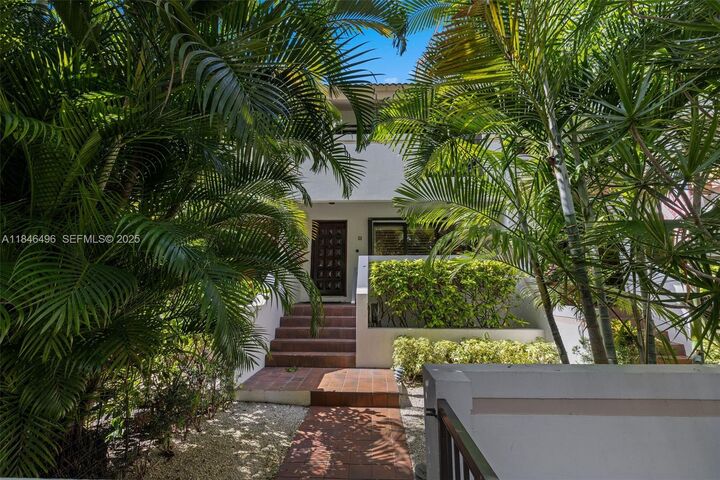 Property Photo:  2600 Cardena St 2  FL 33134 