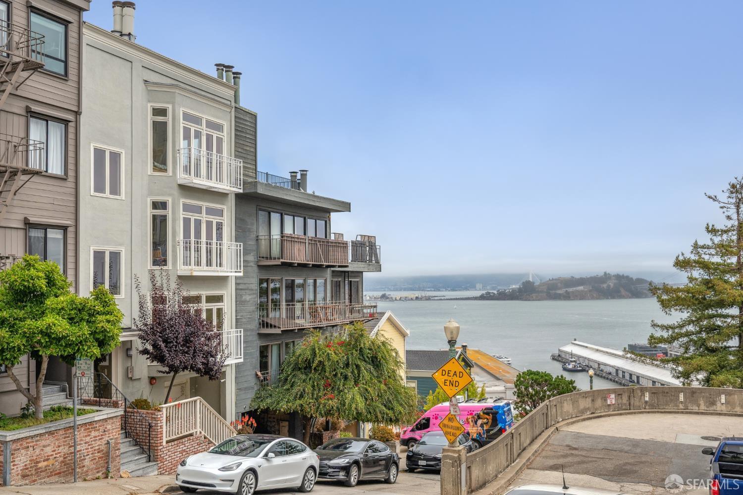 Property Photo:  284 Union Street  CA 94133 