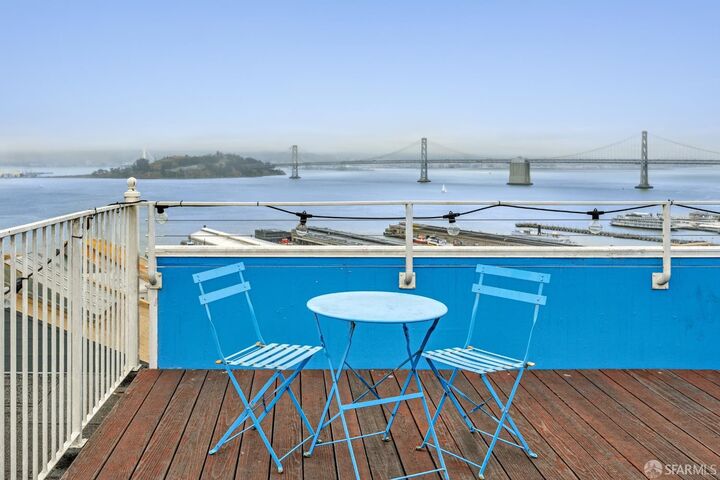 Property Photo: 284 Union Street CA 94133