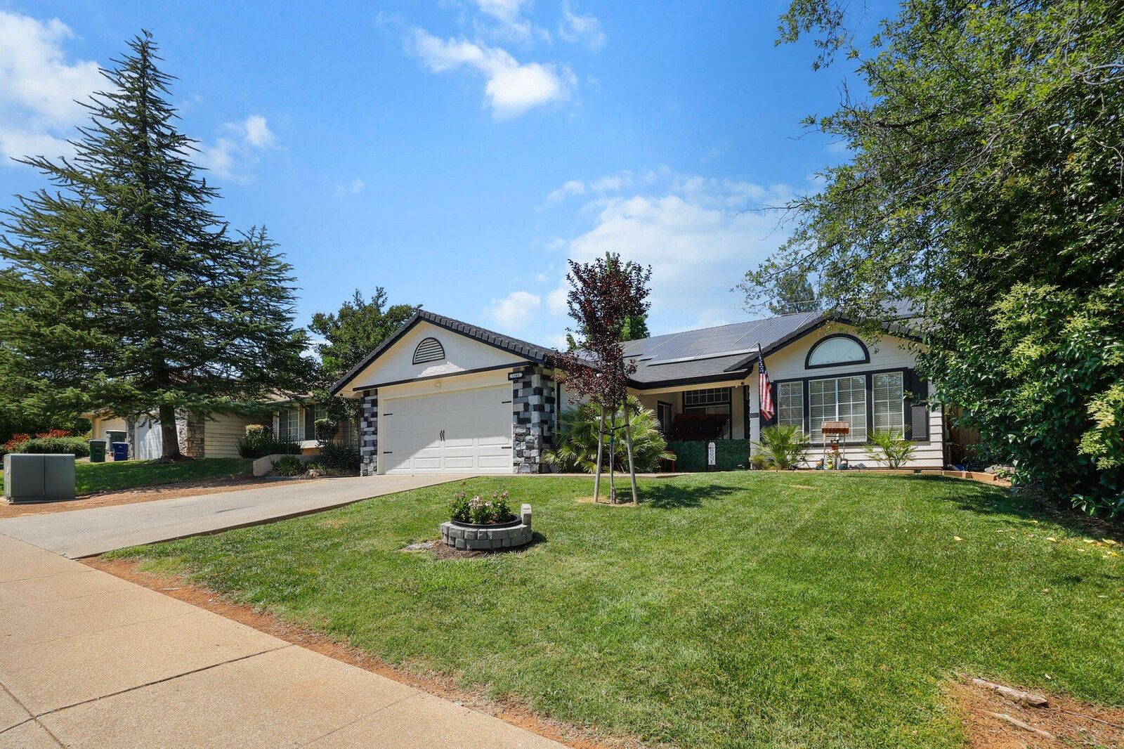 Property Photo: 1948 Saltu Drive CA 96002