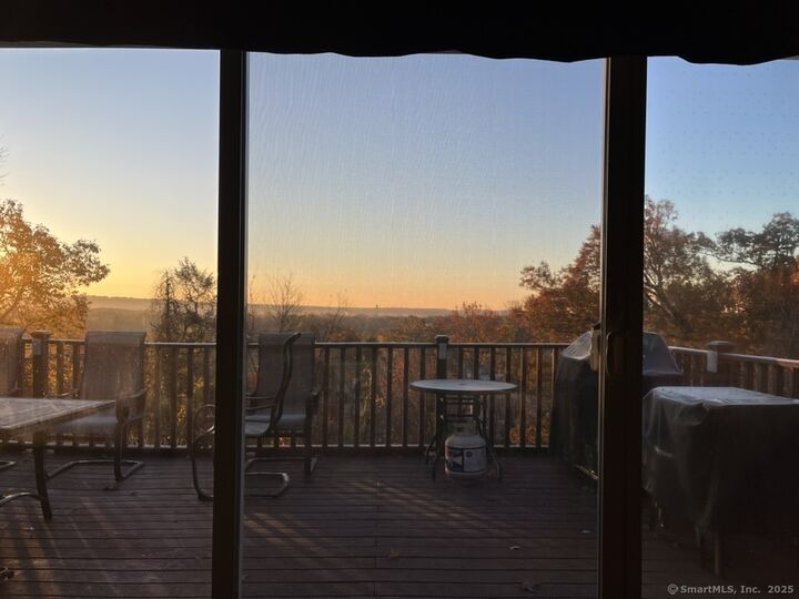 Property Photo:  1450 Mount Carmel Avenue  CT 06518 