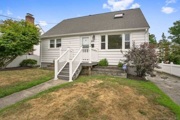 Property Photo: 200 Stratfield Place CT 06606