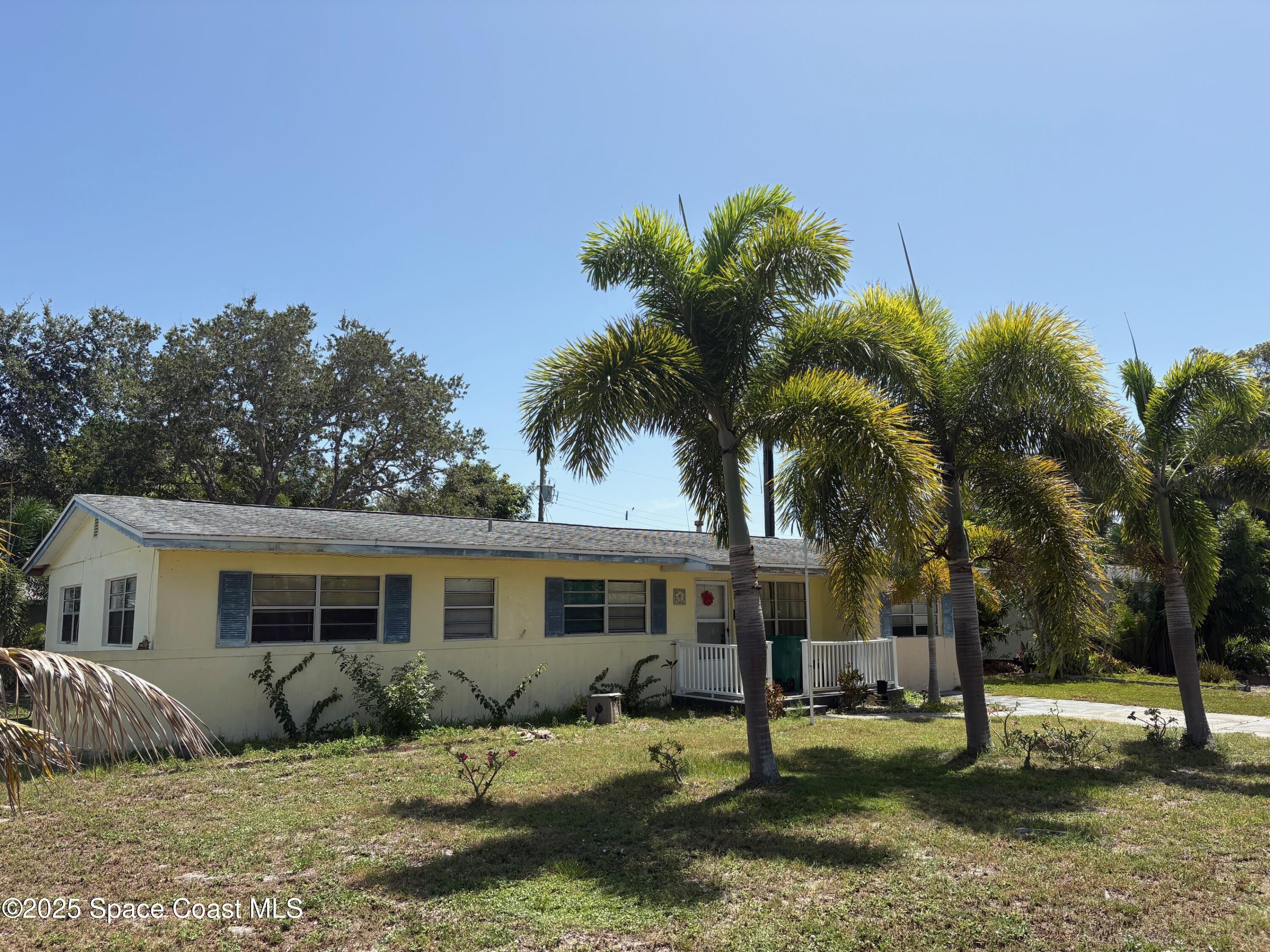 Property Photo: 168 SE 3rd Street FL 32937