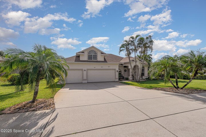 Property Photo: 2578 Long Sandy Circle FL 32952
