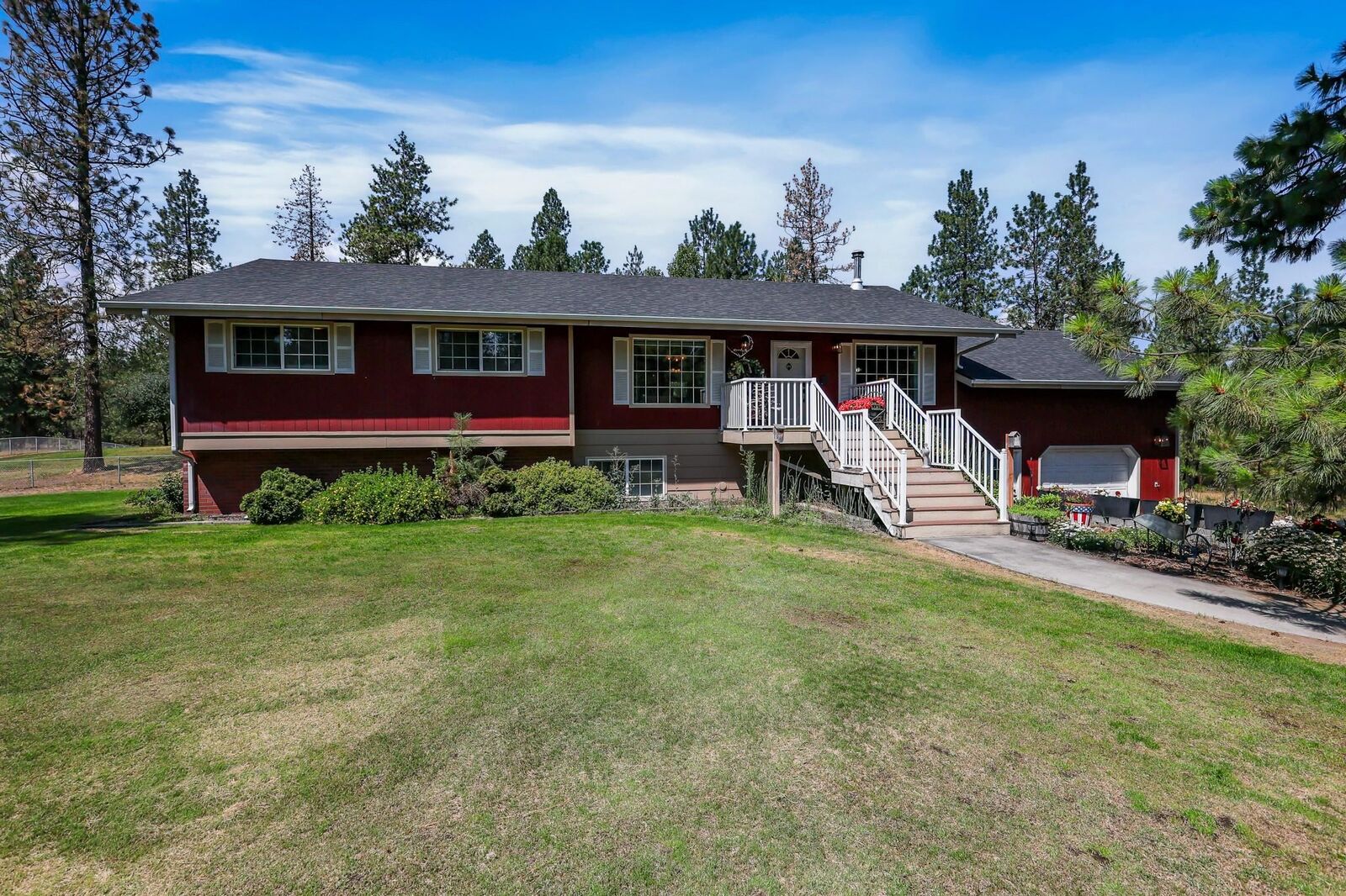 Property Photo:  424 S Brooks Rd  WA 99022 