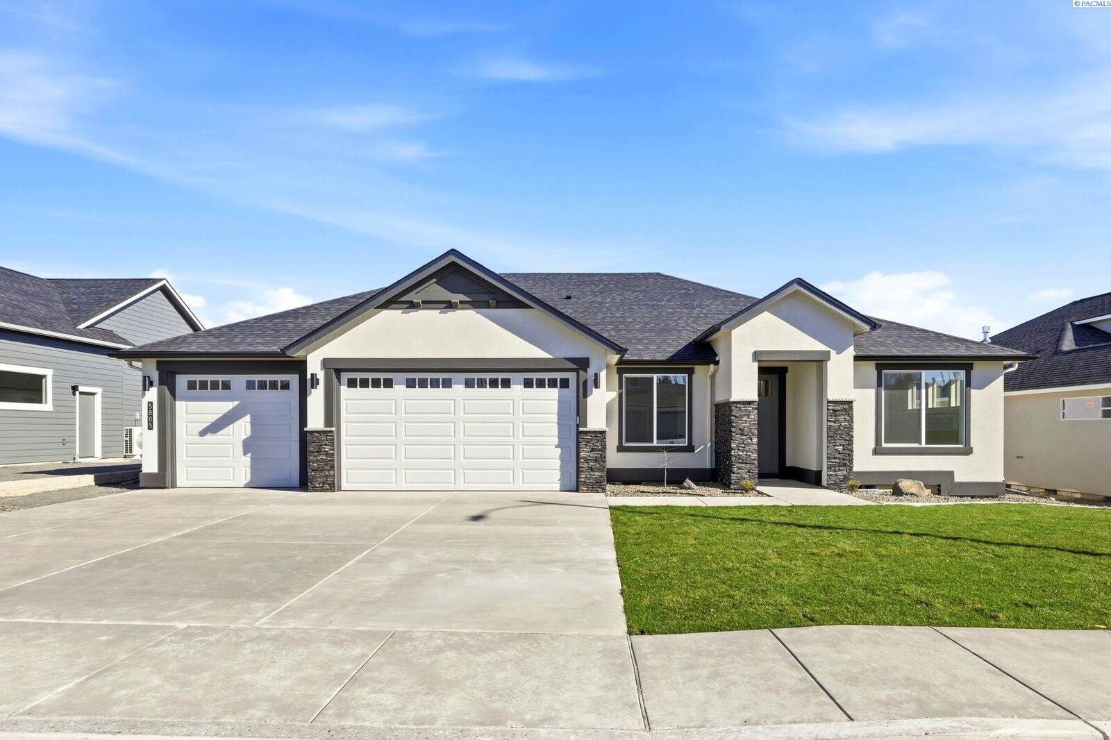 Property Photo: 5805 Road 122 WA 99301