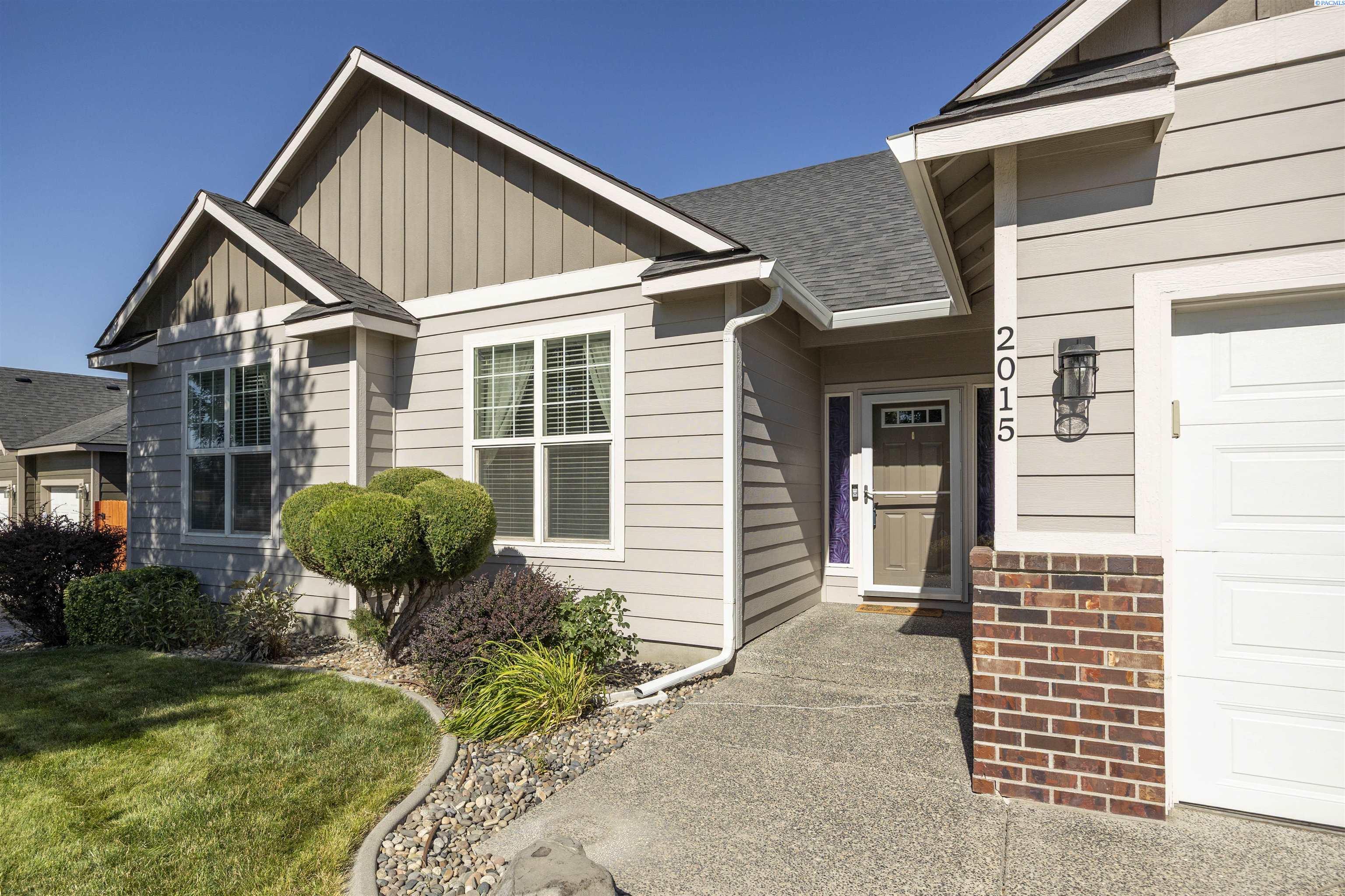Property Photo:  2015 S Sheppard St  WA 99338 