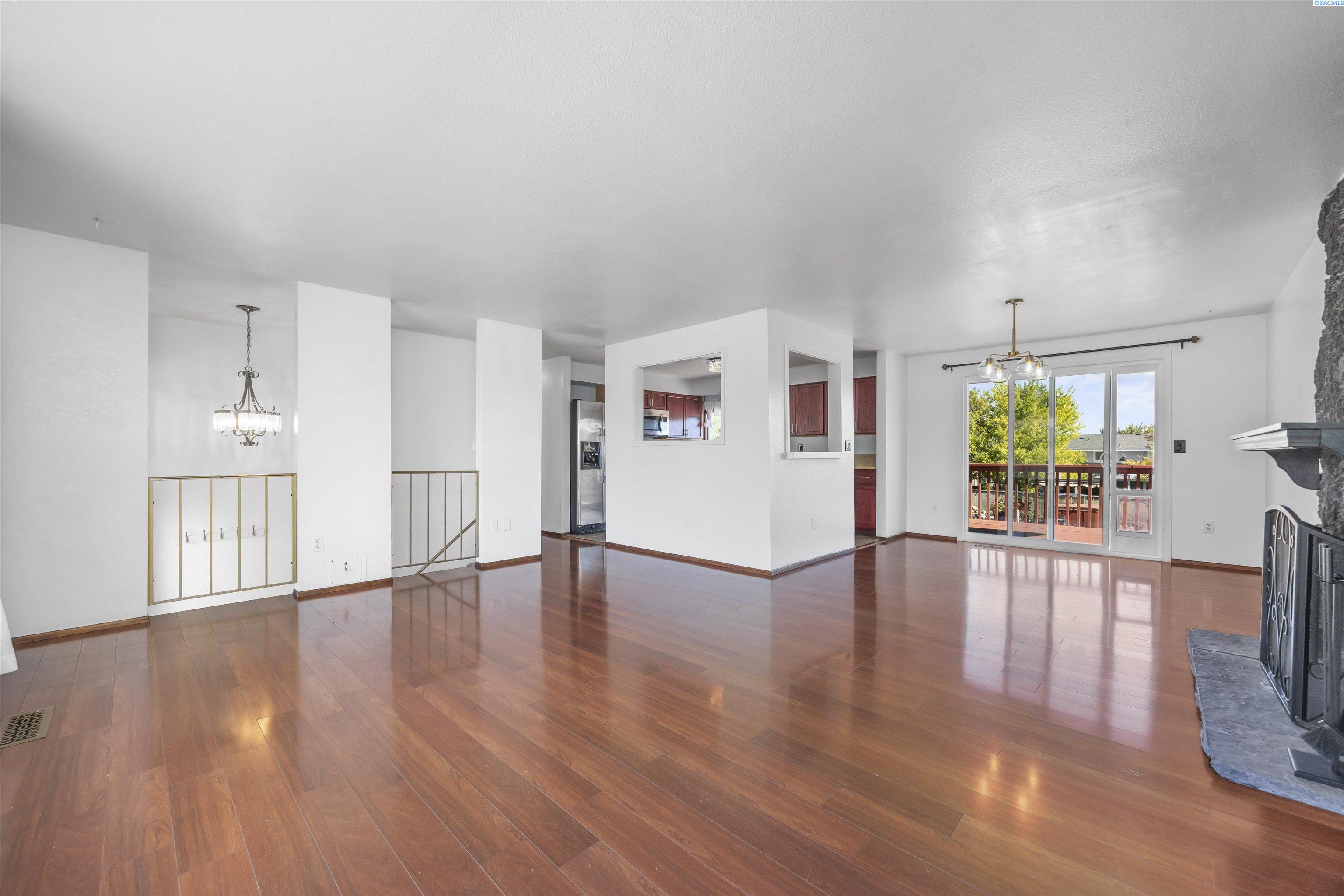 Property Photo: 1502 W 38th Place WA 99337