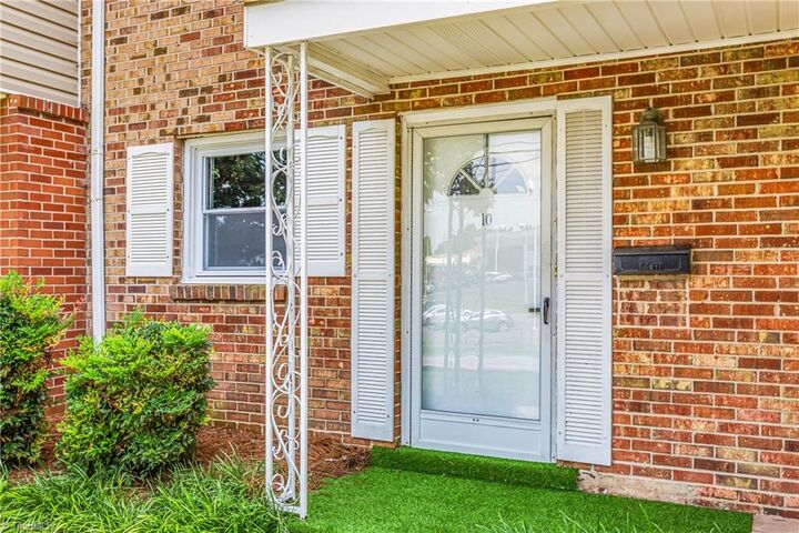 Property Photo:  101 Oxford Place 10  NC 27262 