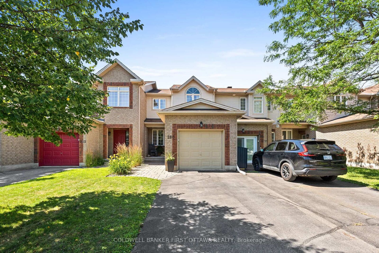 Property Photo:  280 Applecross Crescent  ON K2K 0C4 