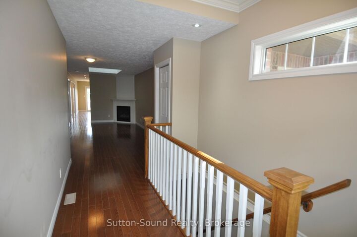 Property Photo:  1316 15th Street 'B' Street E  ON N4K 6N1 
