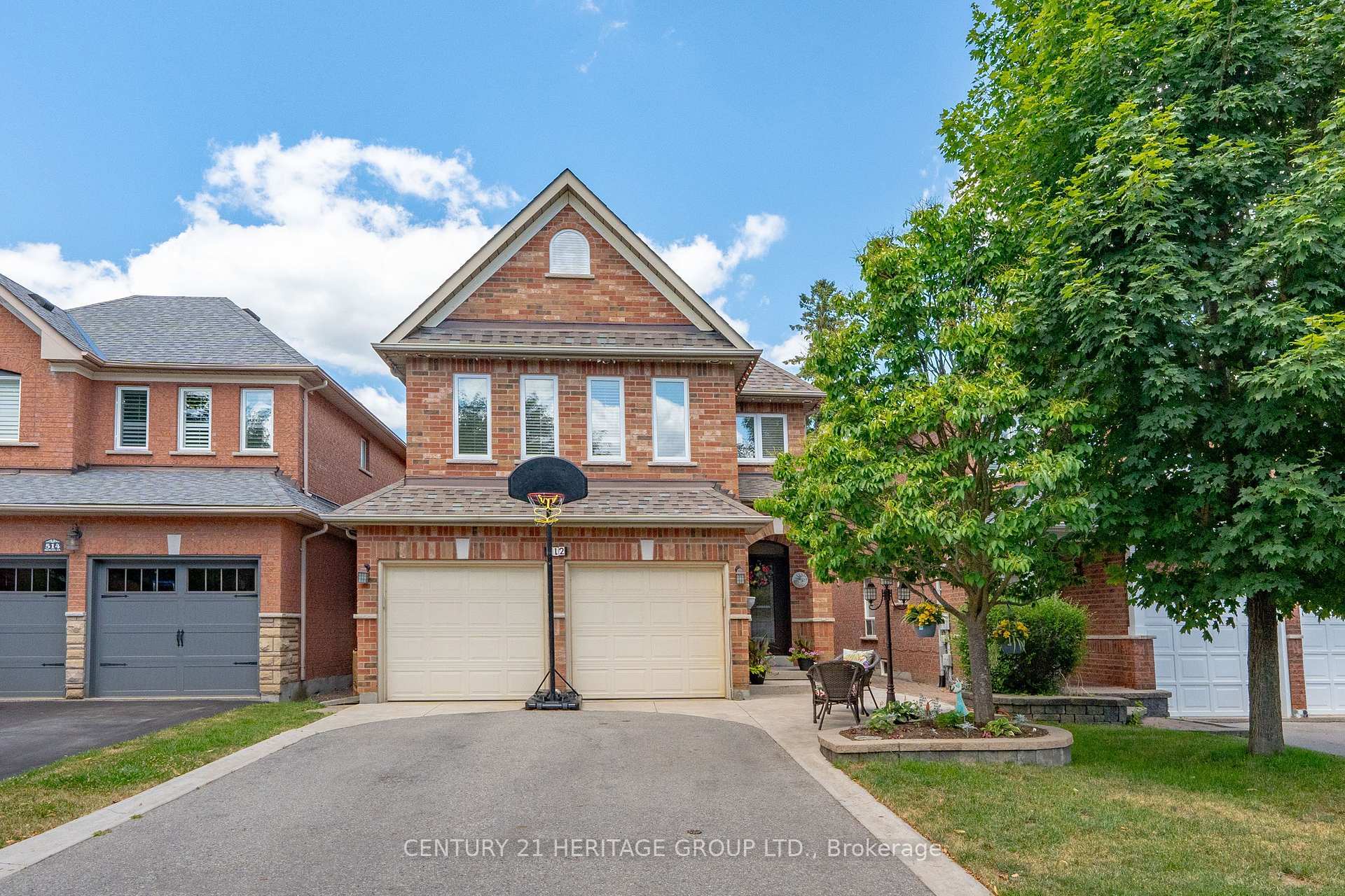 512 Menczel Crescent  Newmarket ON L3X 2P3 photo