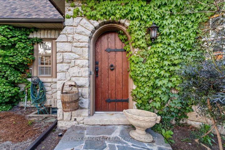 Property Photo: 1 Glenridge Avenue ON L2R 4W5
