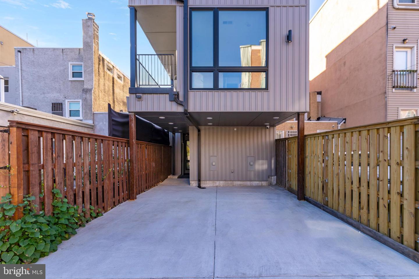 Property Photo:  1527 Ogden Street 1  PA 19130 